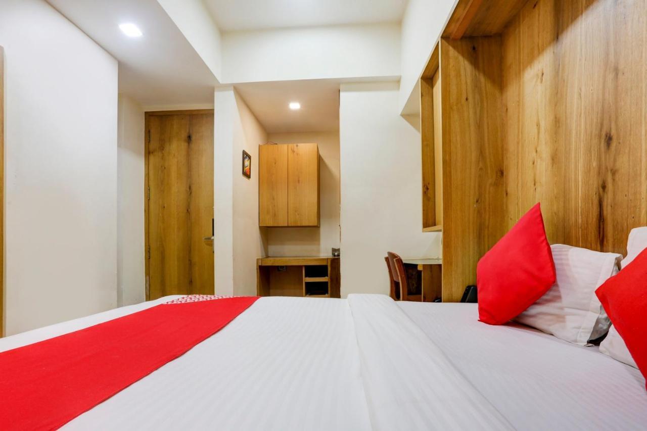 Oyo 81549 Hotel Elegance Nx 3*