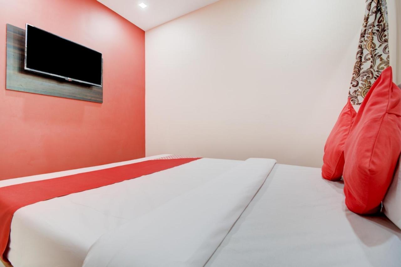 Hotel Oyo 77164 Hotel Grant Palace 3*