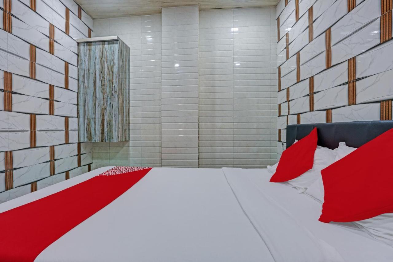 Oyo 82580 Taj Residency Lodging And Boarding Hotel