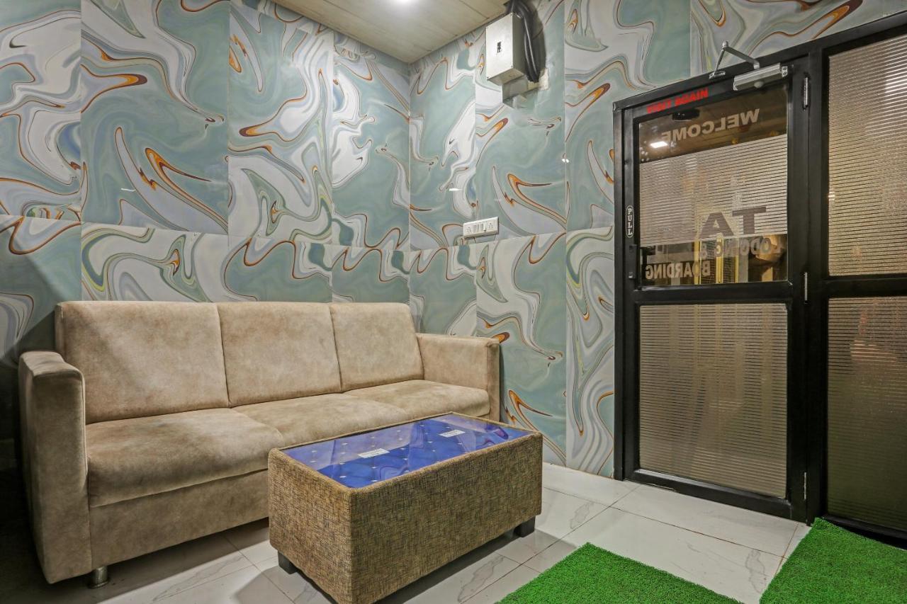 Oyo 82580 Taj Residency Lodging And Boarding Hotel Mumbai