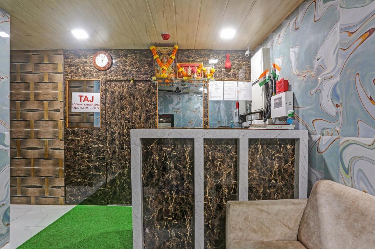 Oyo 82580 Taj Residency Lodging And Boarding Hotel 3*