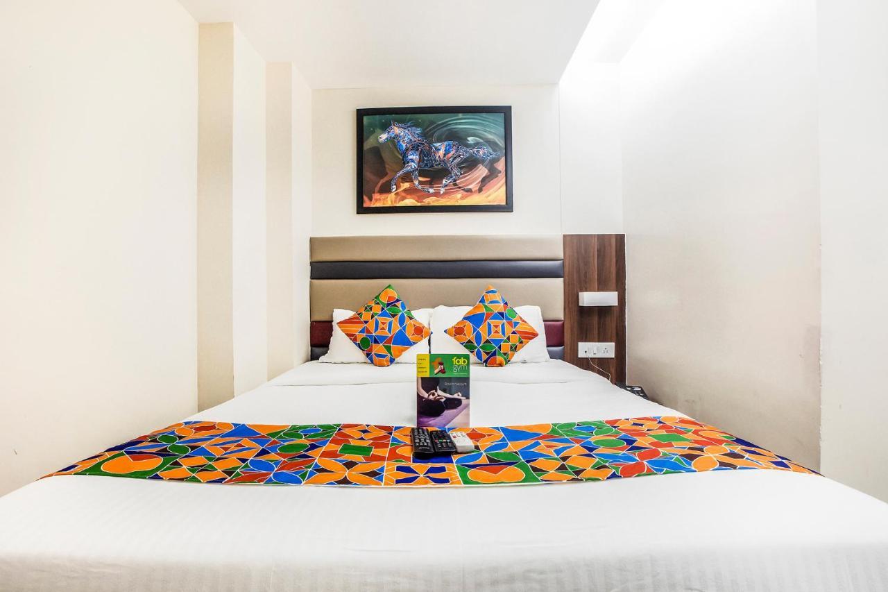 Fabhotel Regal International Hotel