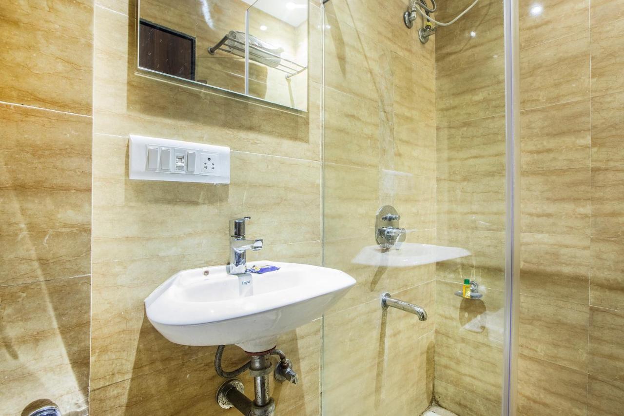 Fabhotel Regal International Hotel 3*