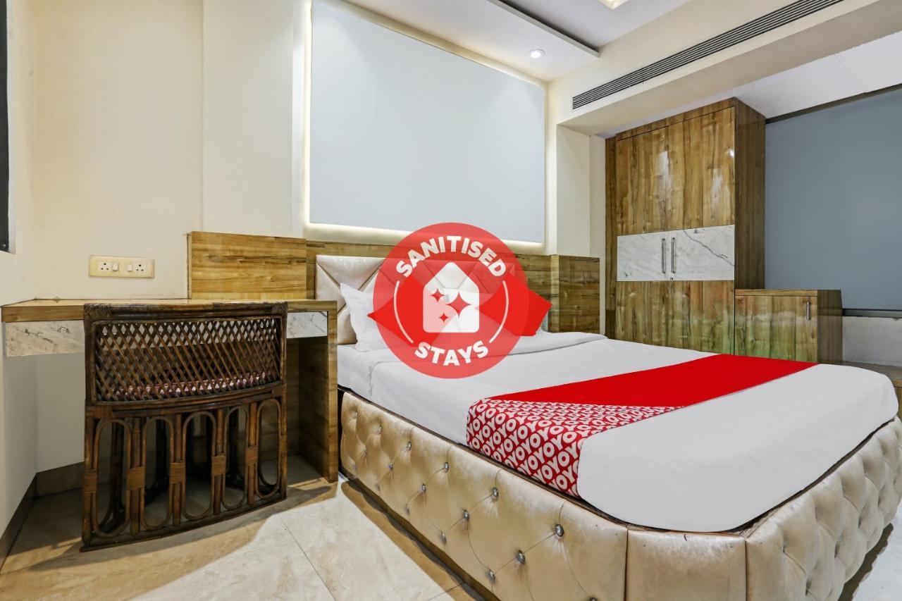 Oyo 85290 Milona Service Hotel