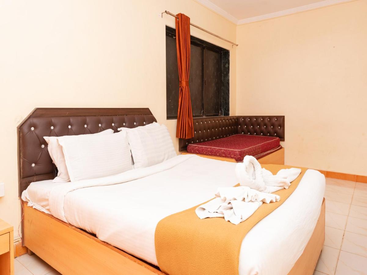 Stayaro Manori Resort