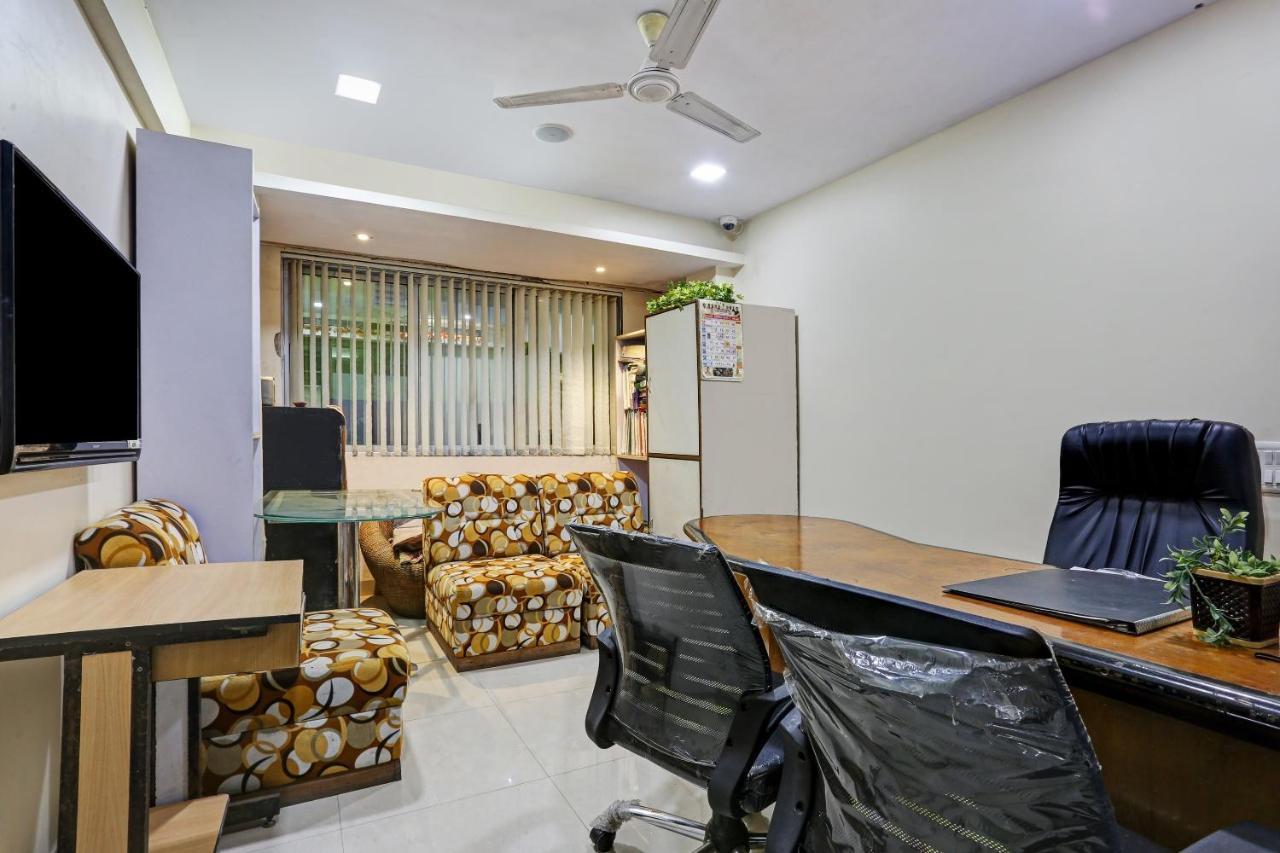 Hotel Oyo 85290 Milona Service 3*