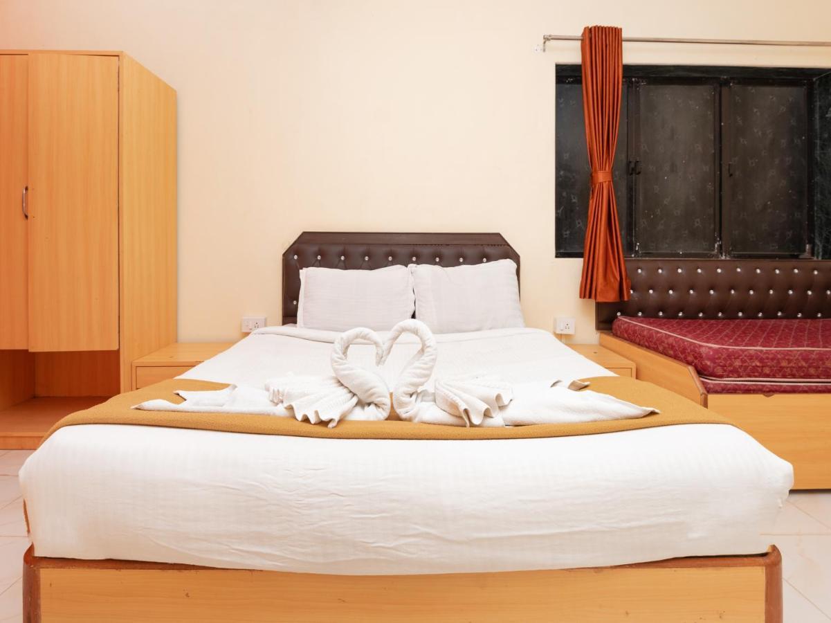 Stayaro Manori Resort *