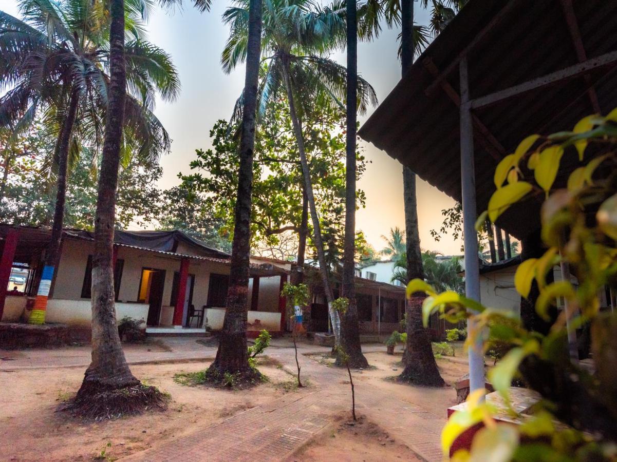 Stayaro Manori Resort *