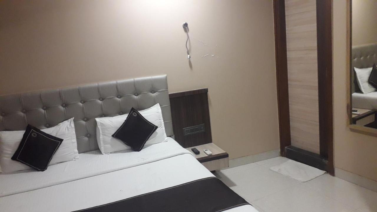 Hotel Shine Hospitality Crown