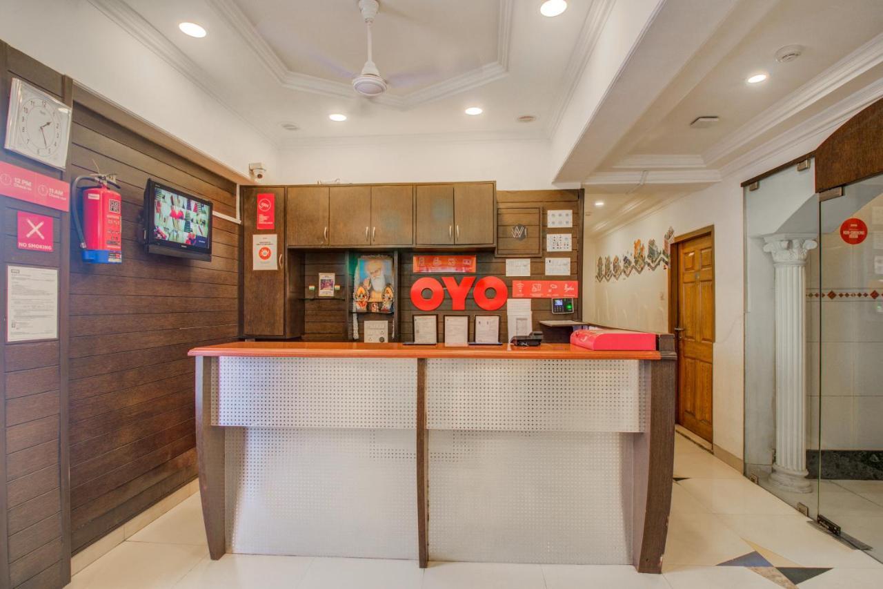 Hotel Oyo Flagship 572 Santacruz West Bombaim