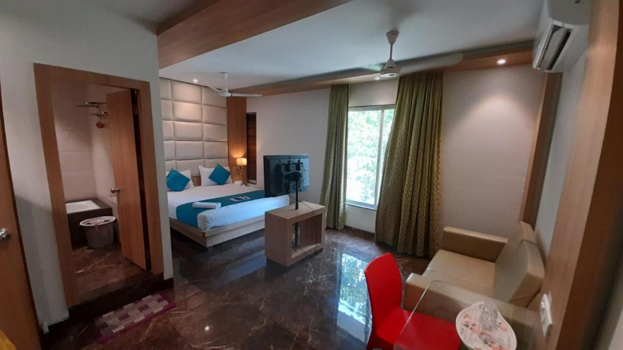 Guest house Hotel Royal Oak Navi Mumbai-Stz 1002 *