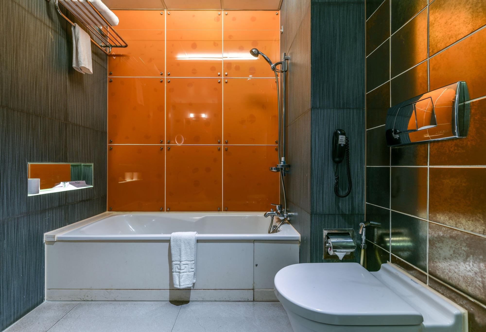 Hotel The Regale By Tunga Mumbai