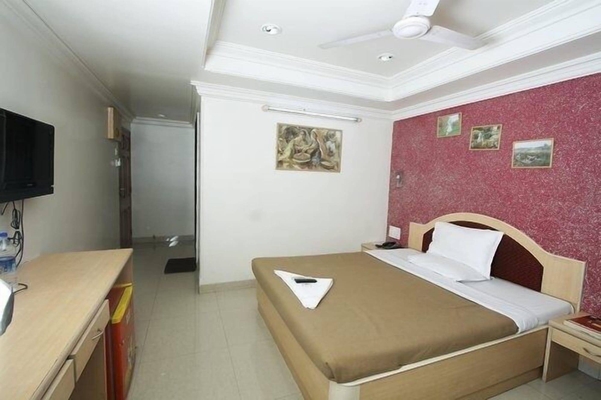 Treebo Cruz Royale Santacruz West Mumbai