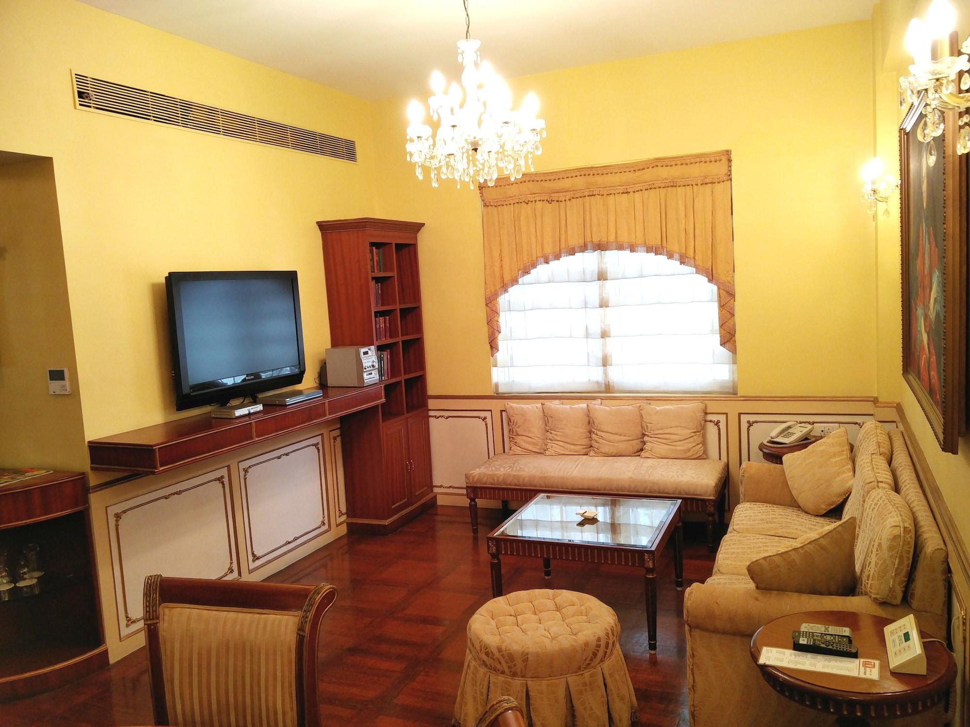 Hotel The Gordon House - Near Gateway Of India