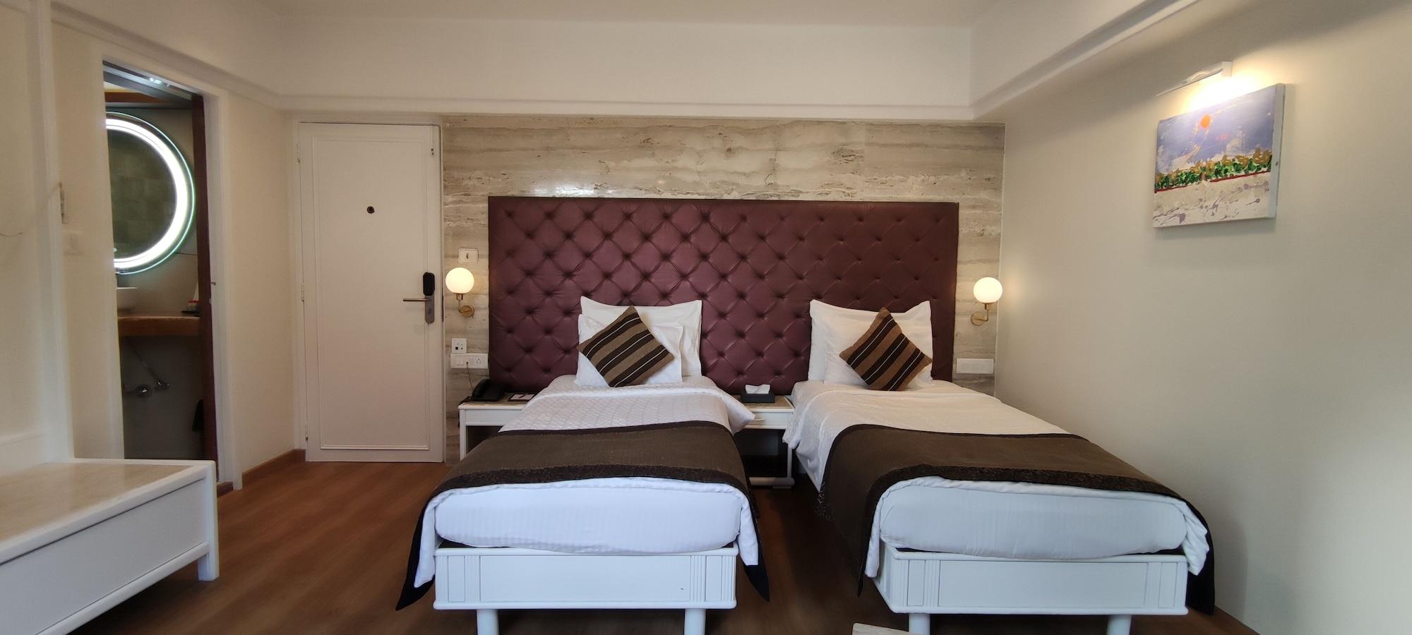 Executive Enclave Hotel 3*
