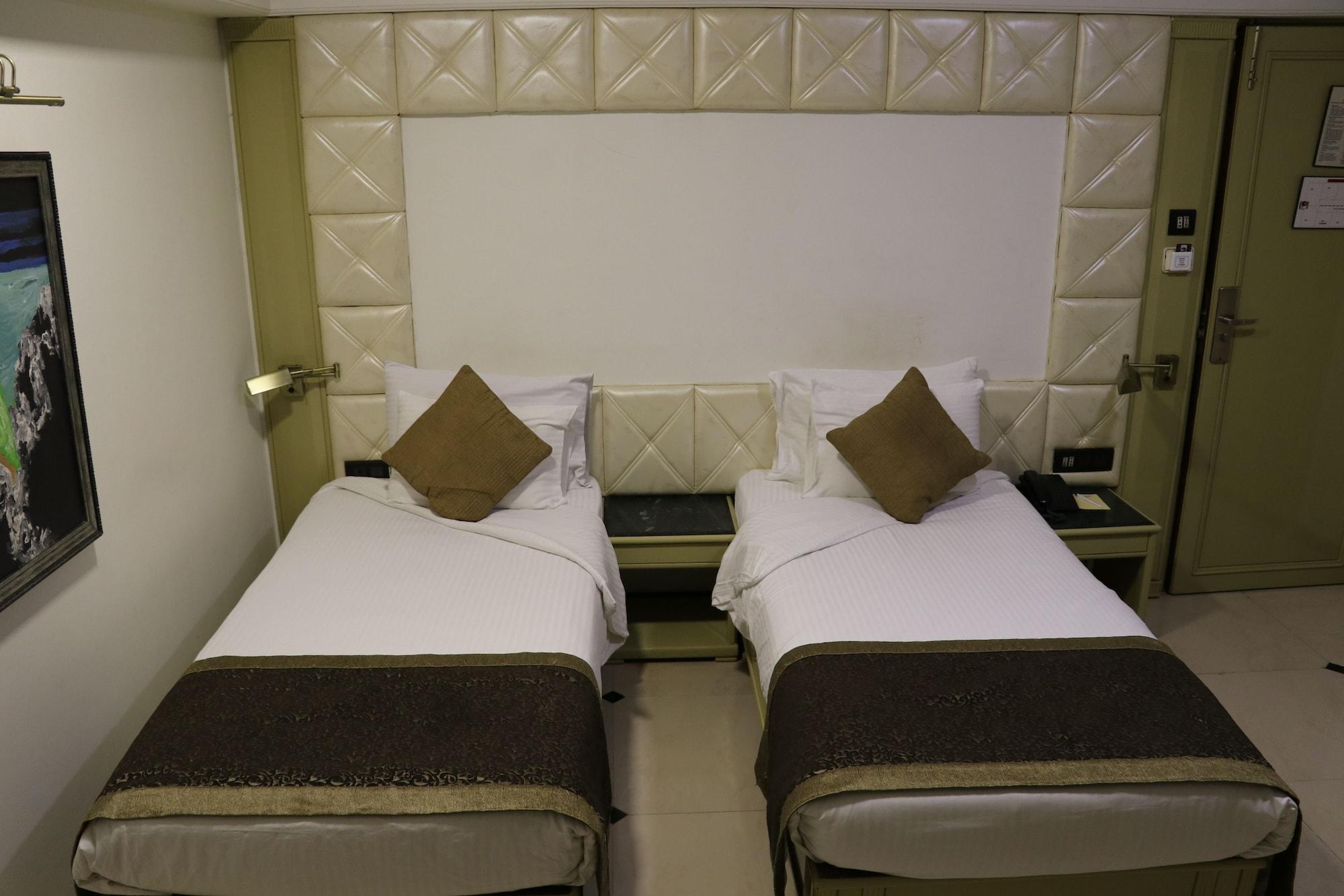 Executive Enclave 3*