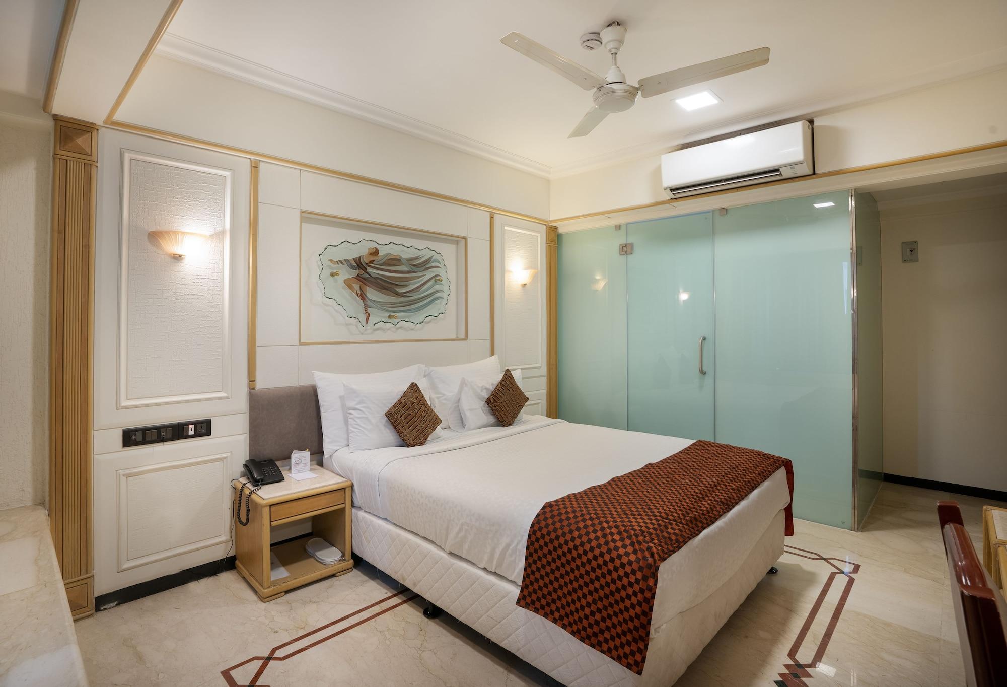 Executive Enclave 3*