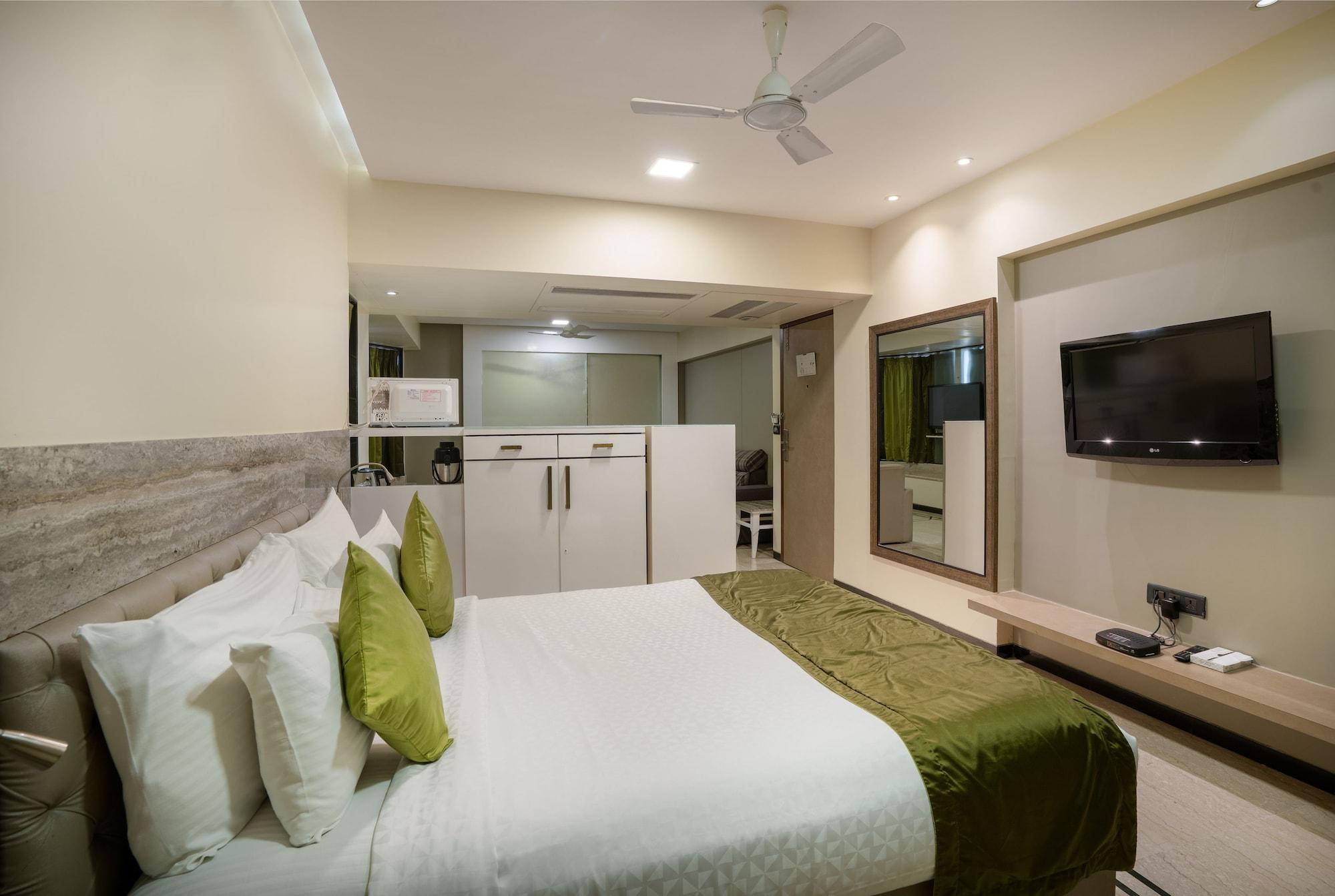 Executive Enclave Hotel