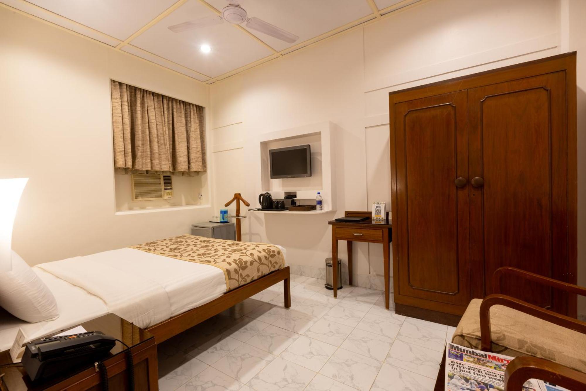 Hotel Grand - Ballard Estate, 3*