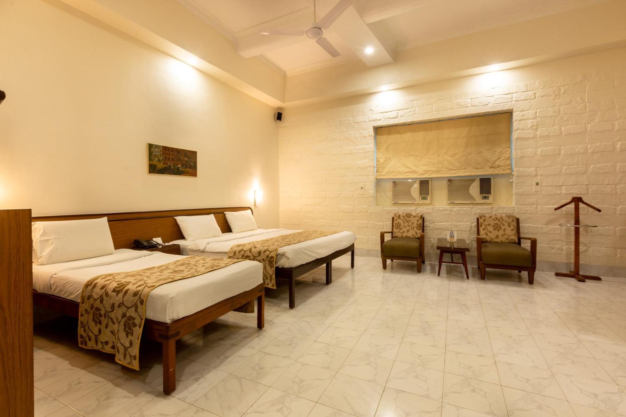 Hotel Grand - Ballard Estate, 3*