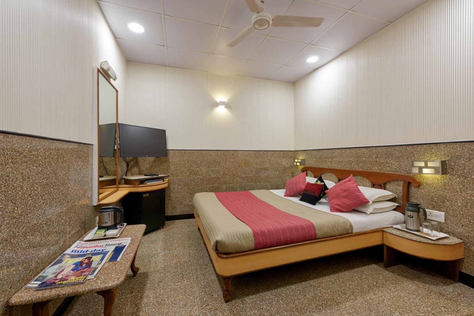 Royal Castle Hotel 2*