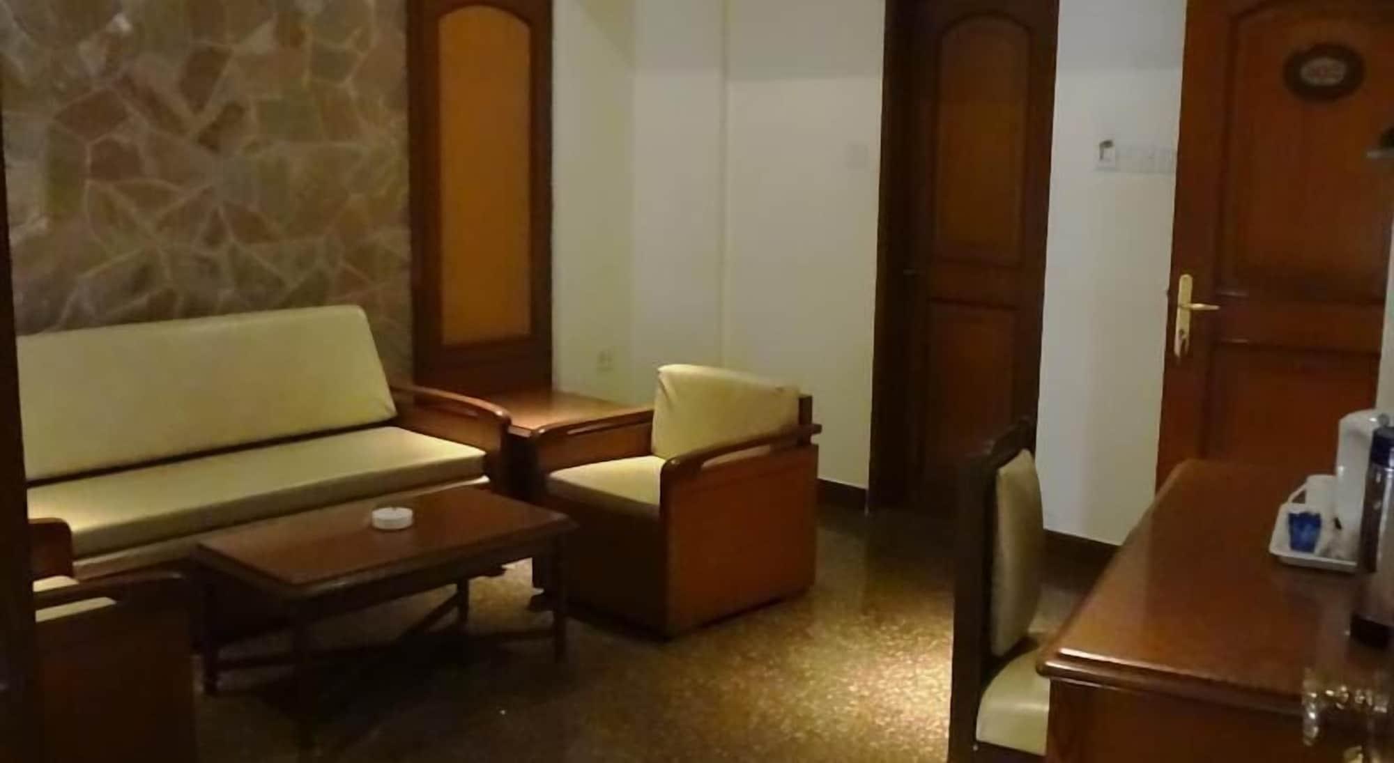 Hotel Bloom - Juhu