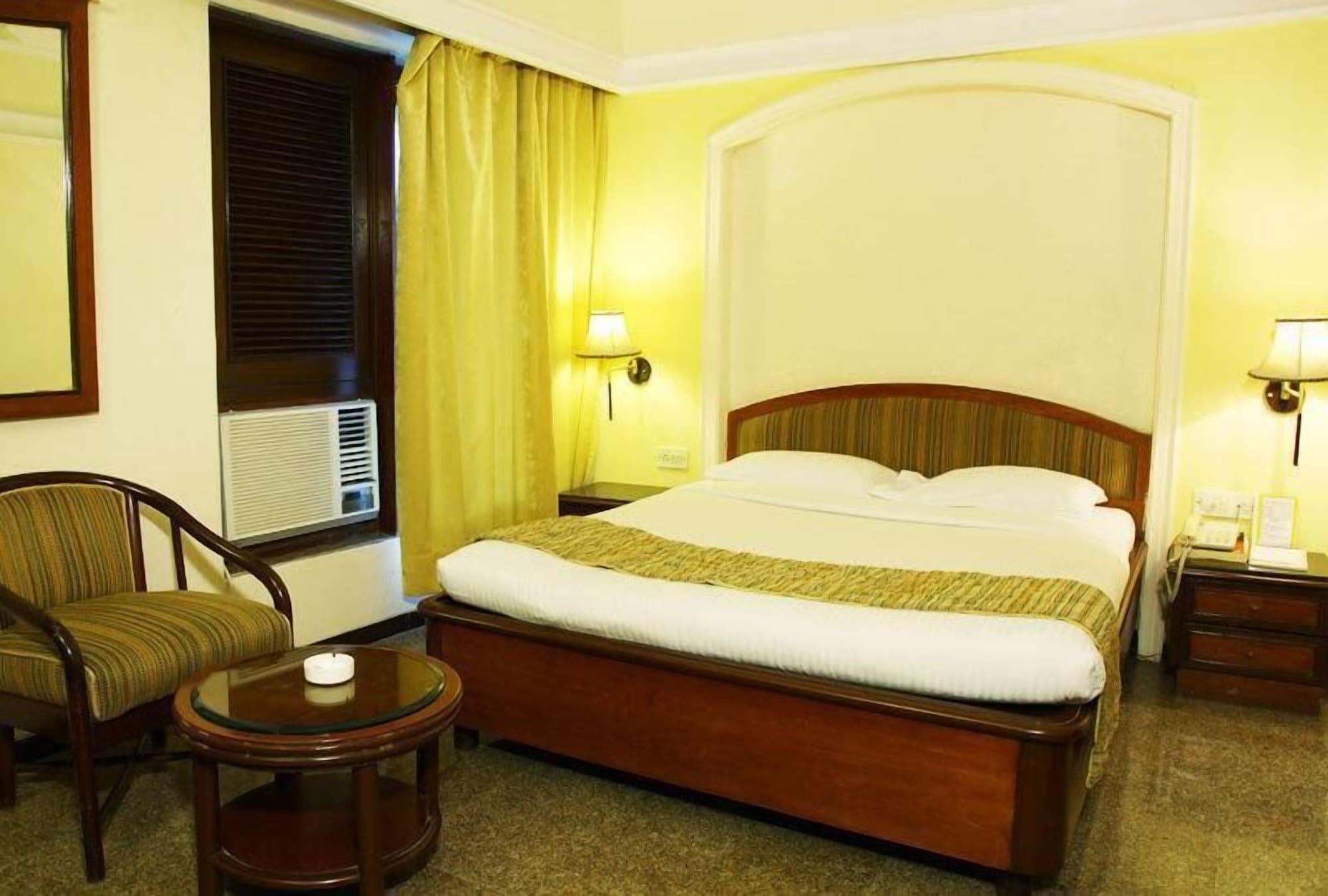 Hotel Bloom - Juhu Mumbai
