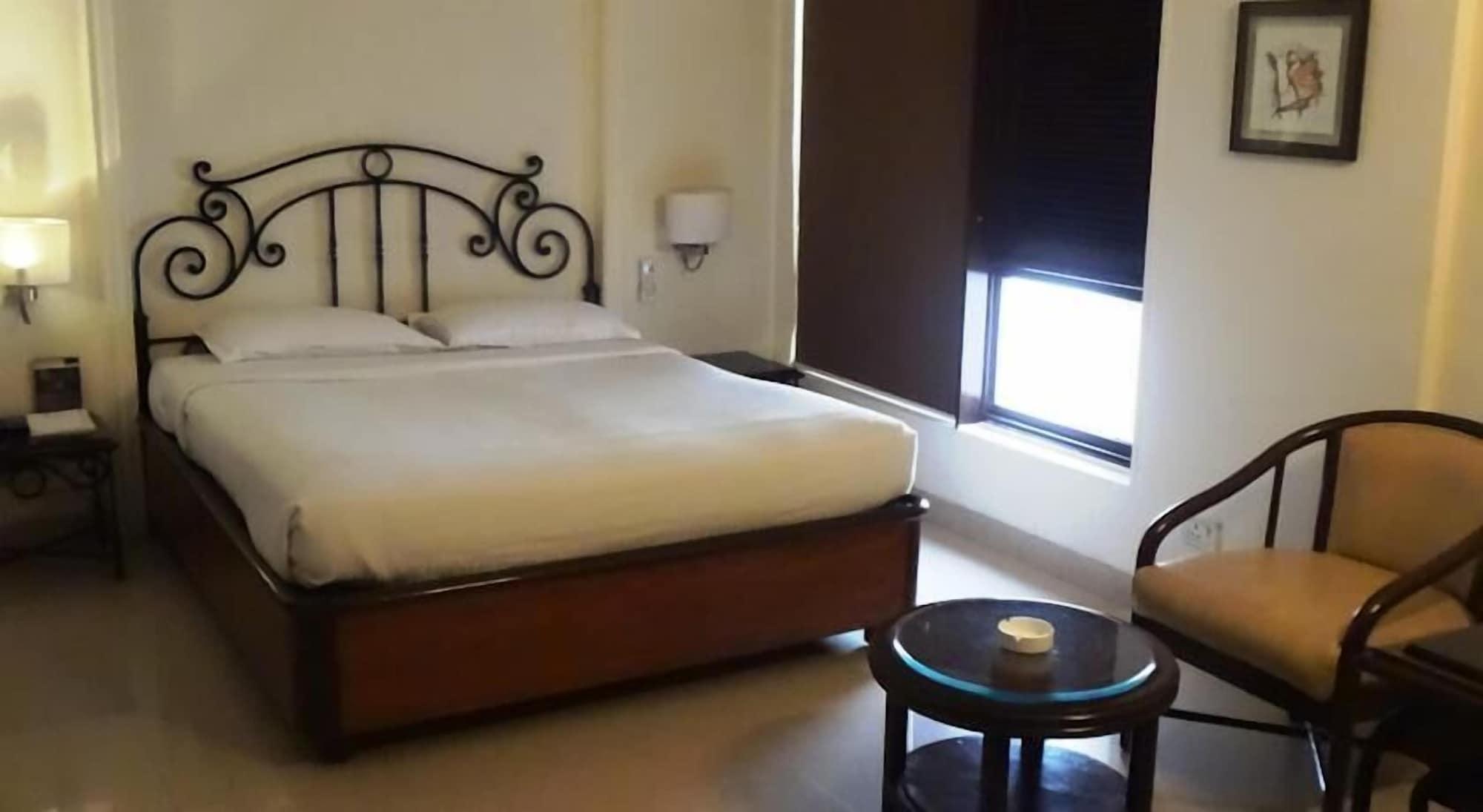 Bloom - Juhu Hotel Mumbai
