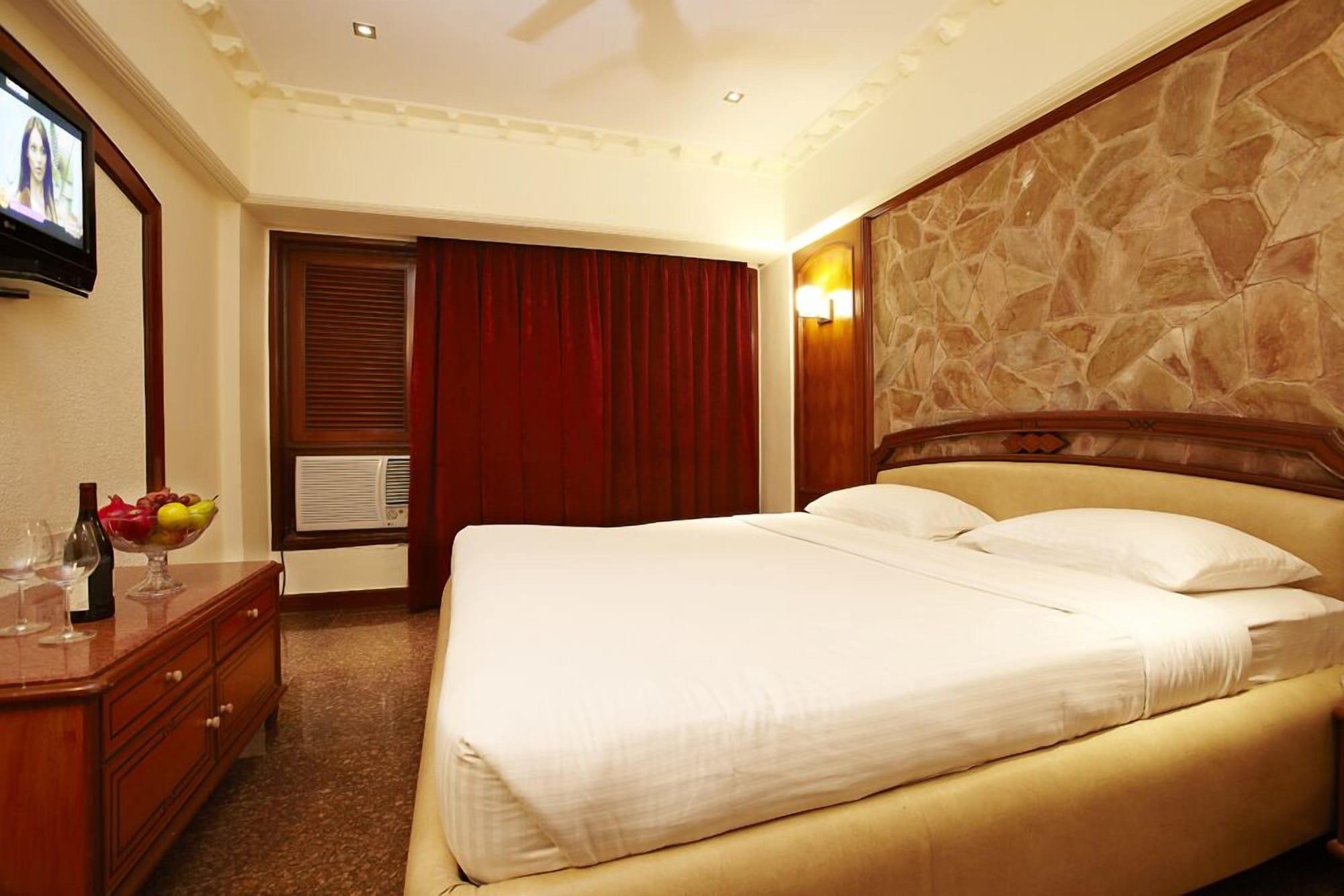 Bloom - Juhu Hotel Mumbai