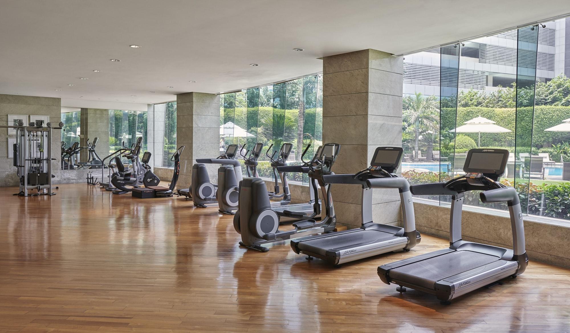 Hyatt Regency International Airport 5*