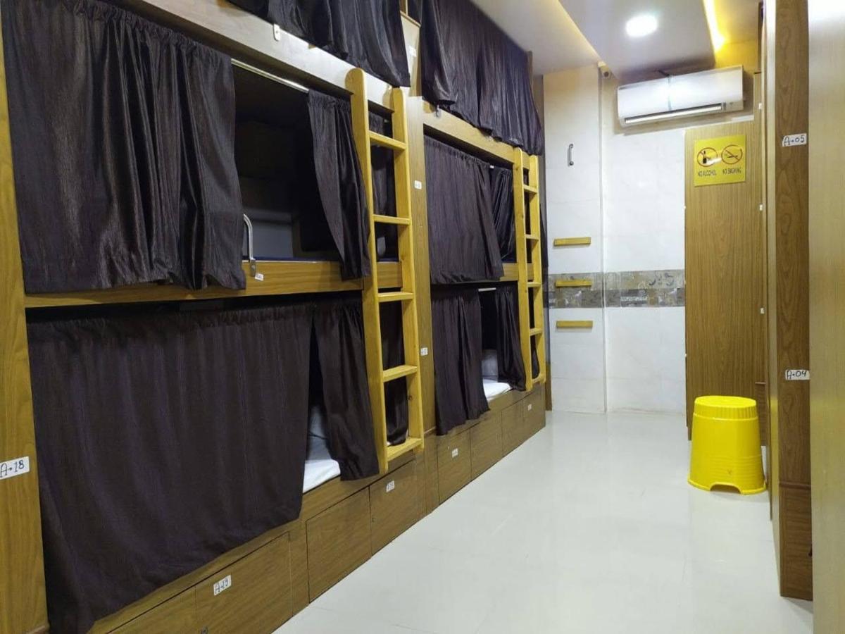 New Super Albergue Bombaim
