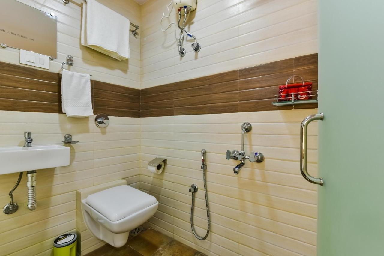 Capital O4482 Ascot International Hotel