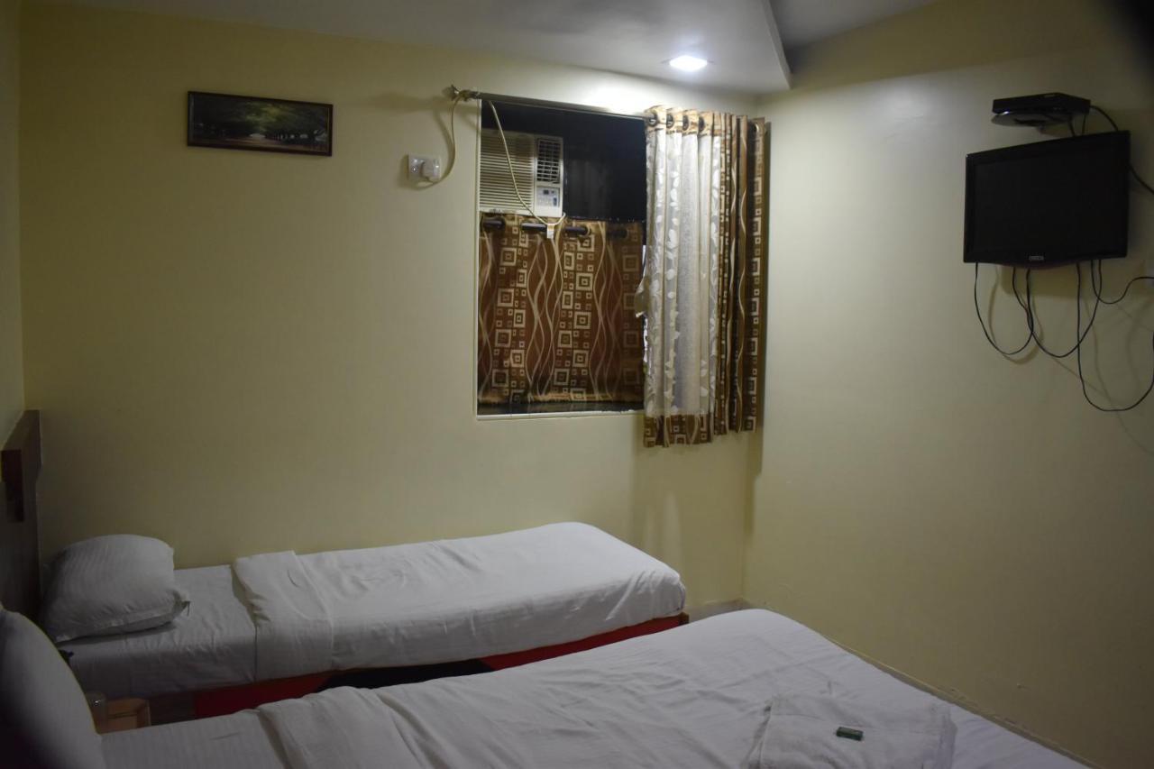 Sea View - Near Taj 3* Bombaim