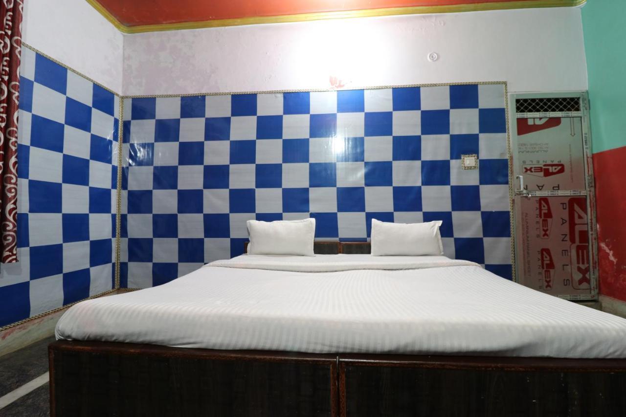 Oyo 44090 Classic Residency