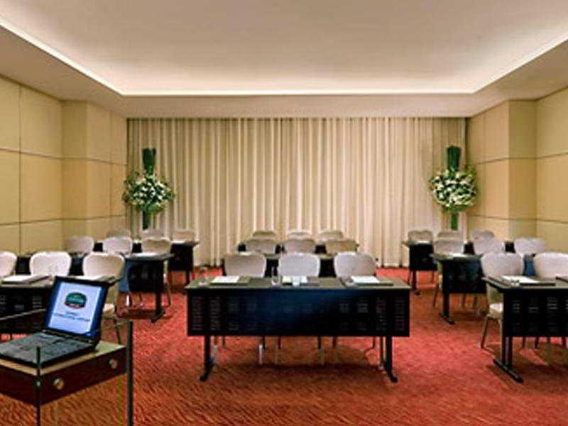 Courtyard By Marriott International Airport 5*