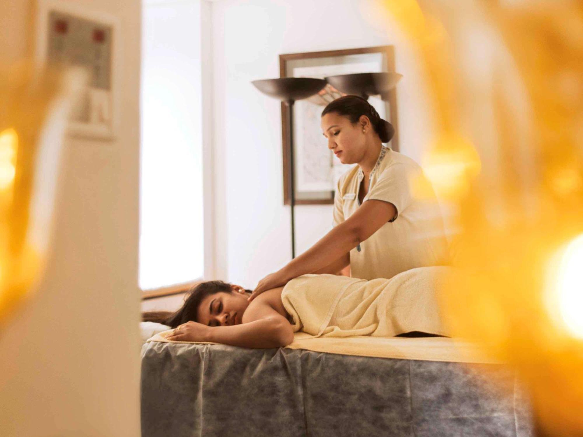 Novotel Juhu Hotel 5*