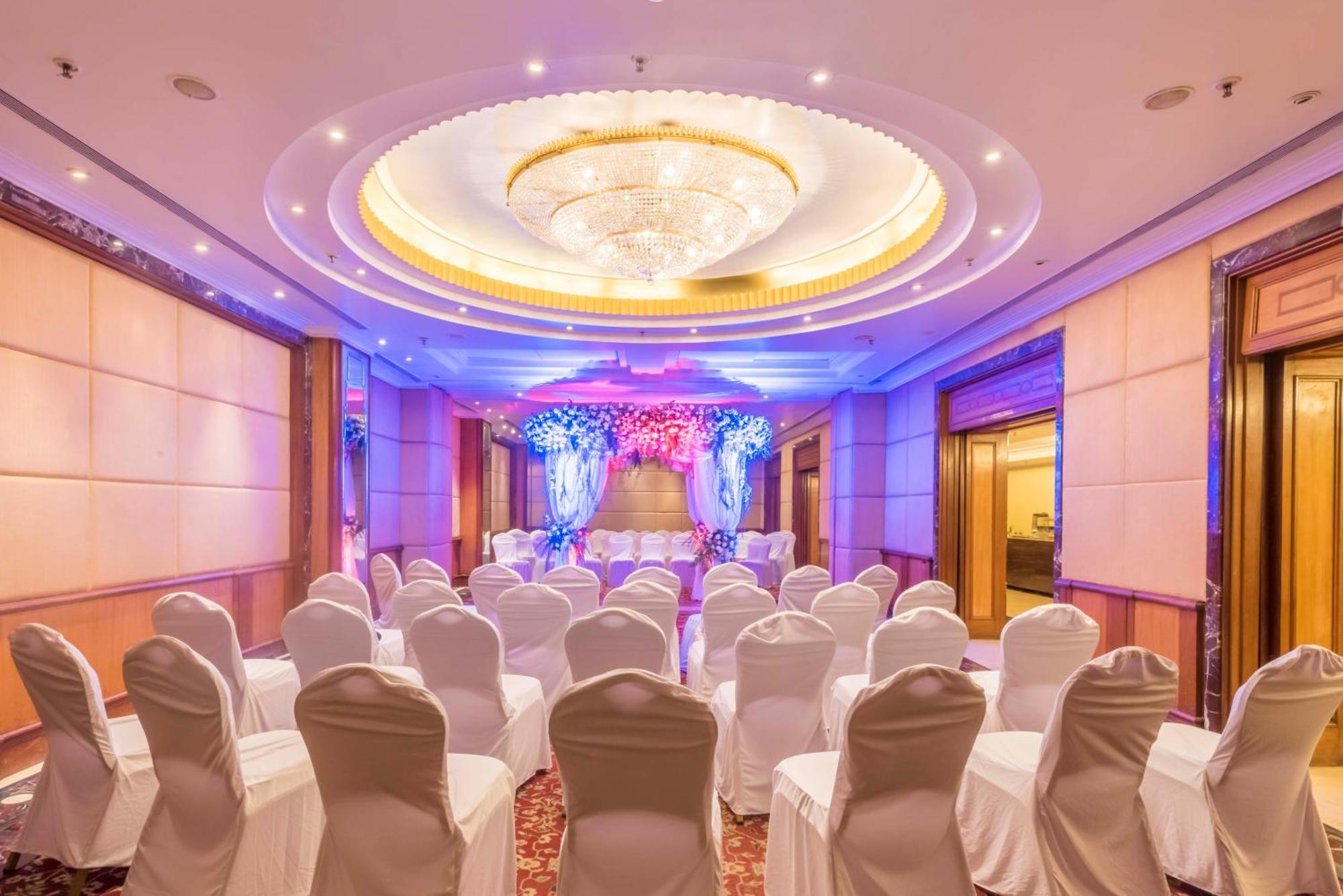 Parle International Hotel