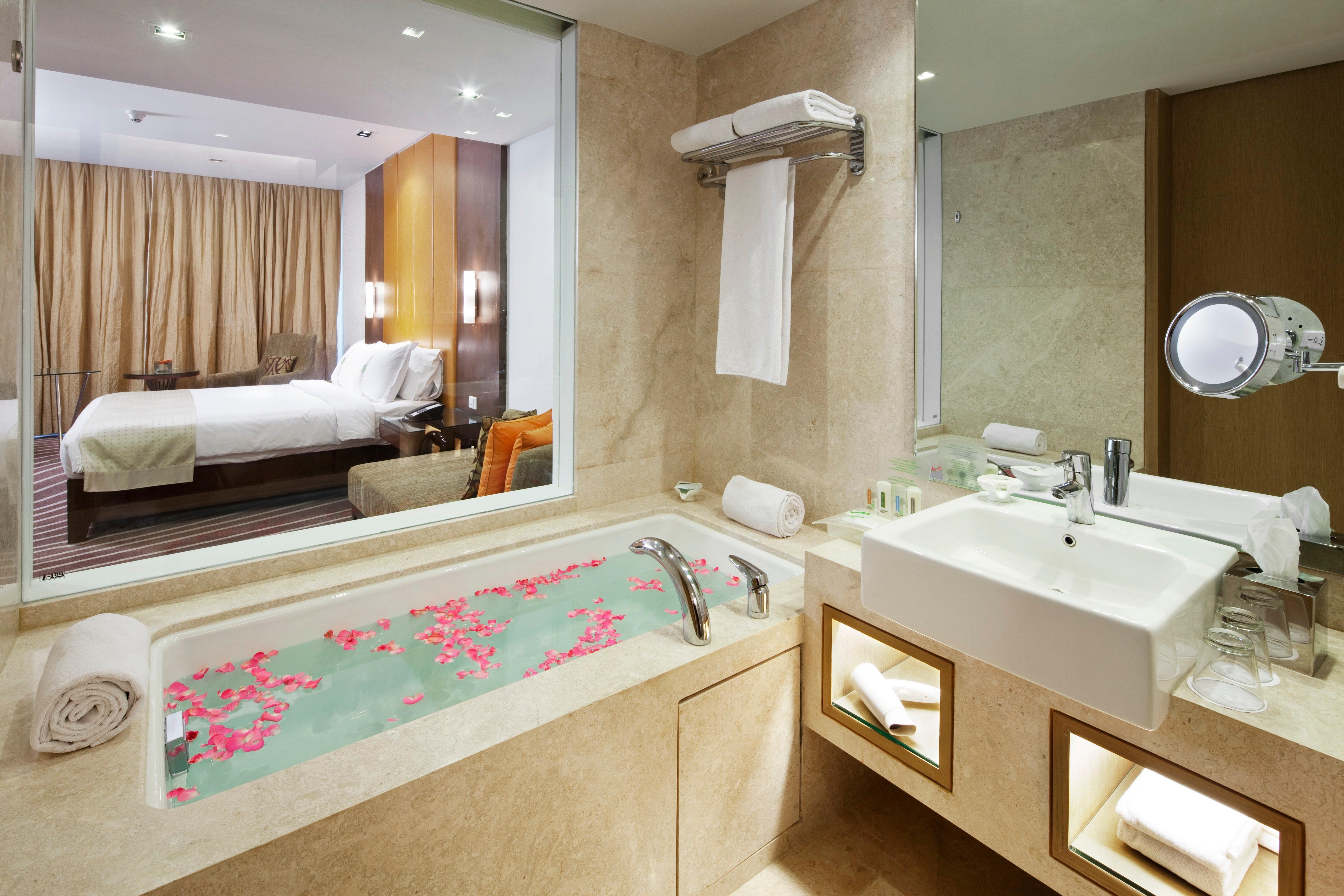 International Airport By Ihg 5*