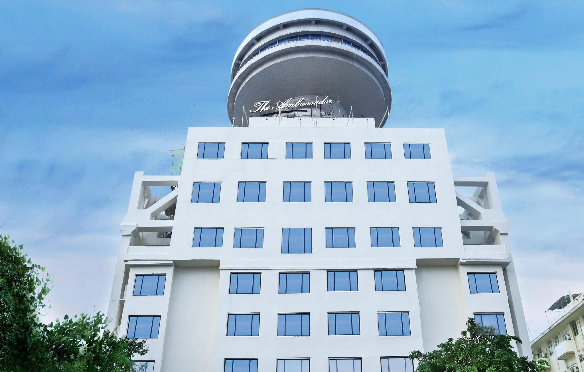 The Ambassador, Marine Drive, Hotel 4*