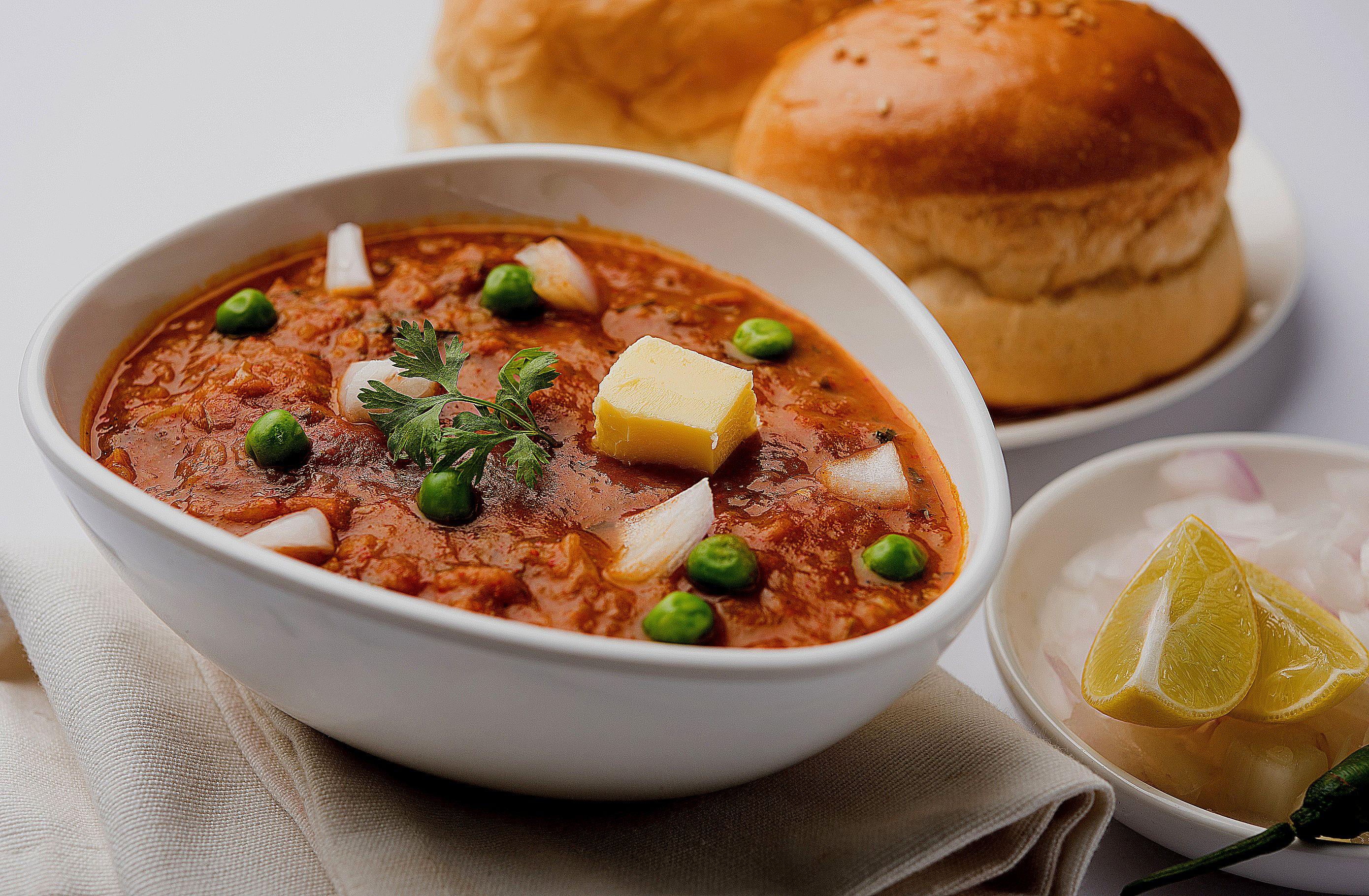 Oyo 22039 Bkc Grand Hotel Mumbai