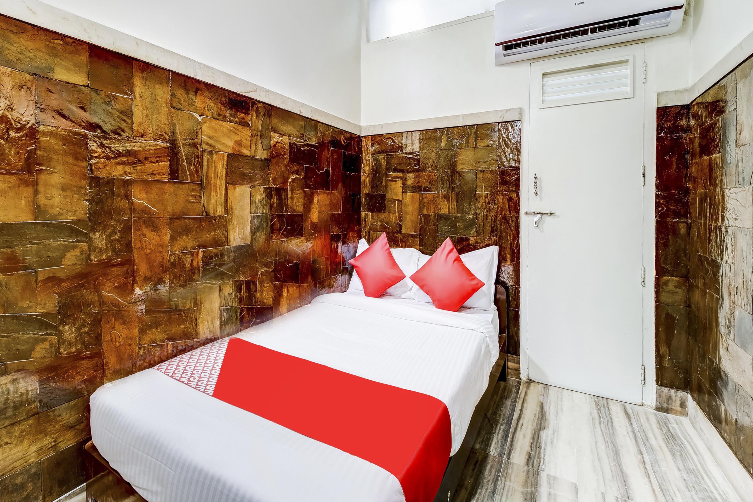 Oyo Dreamland Hotel