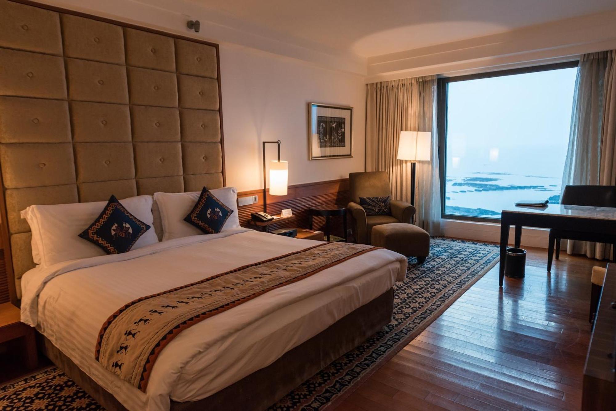 Hotel Intercontinental Marine Drive By Ihg Mumbai