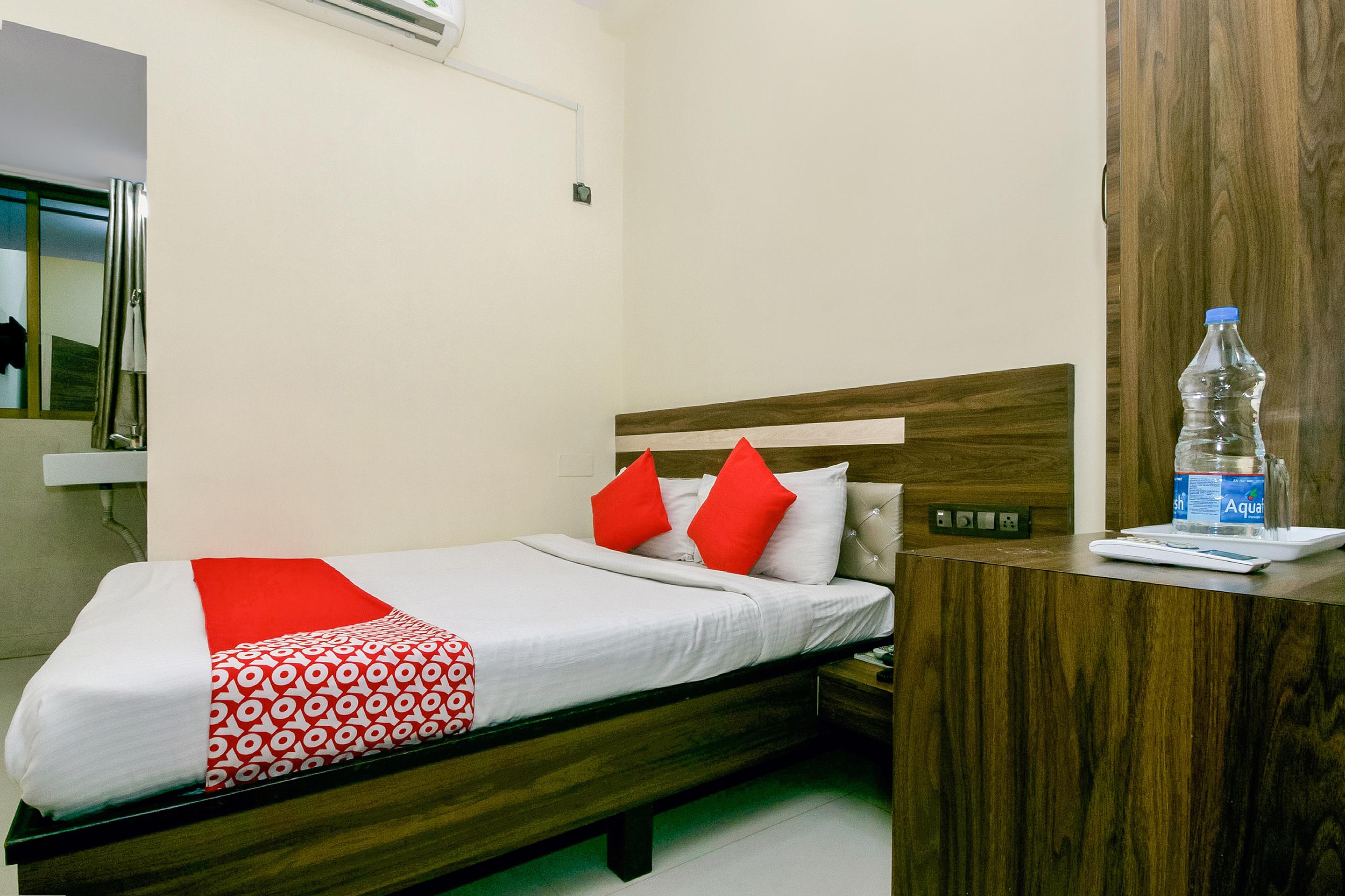 Hotel Oyo 23656 Parimeet 3*