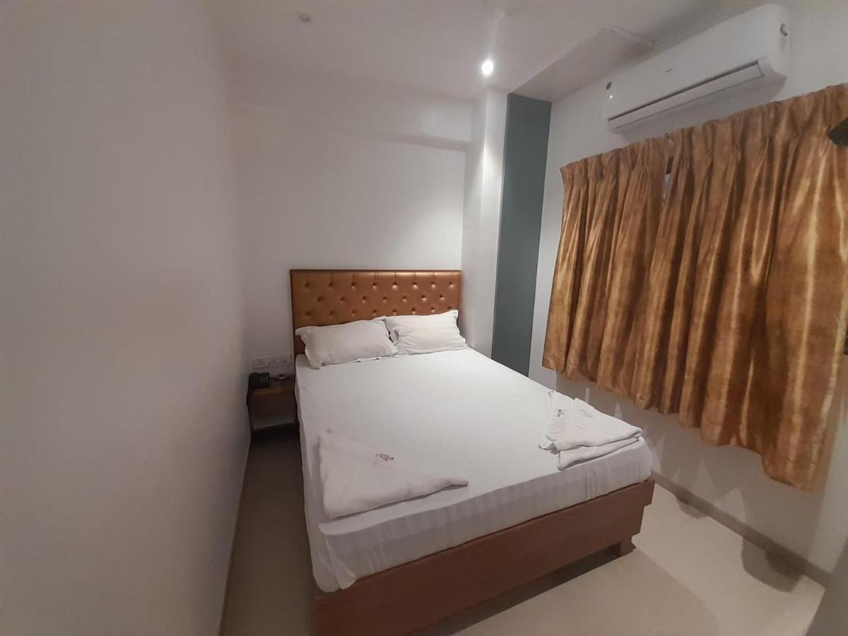 Golden Oak Lodging By Wb Mumbai