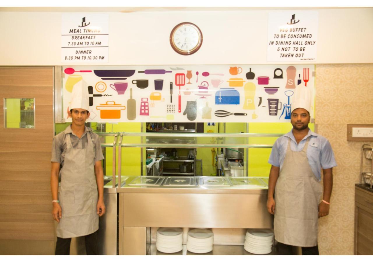 Ashok Deluxe Apartments, Marol Andheri East Hotel