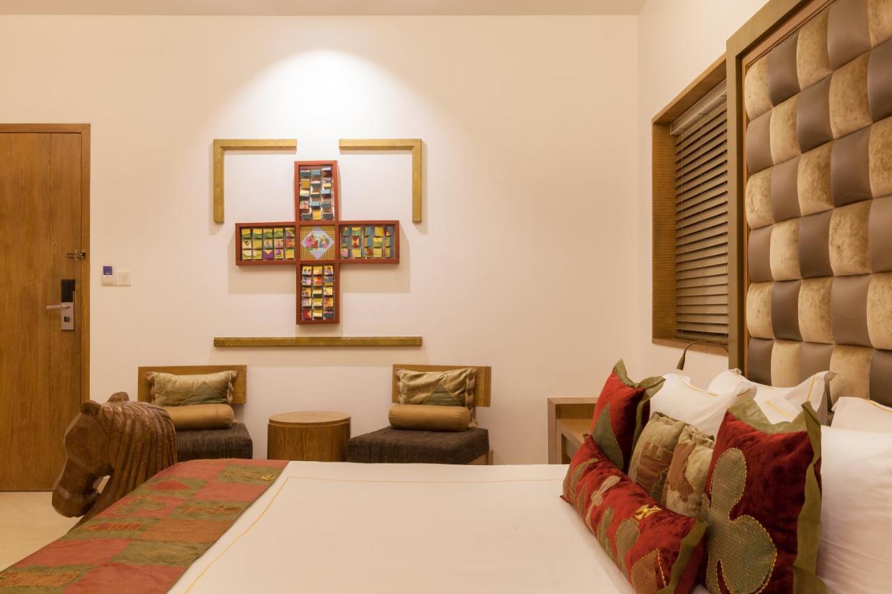 Hotel Le Sutra Hotel, Khar, 4*