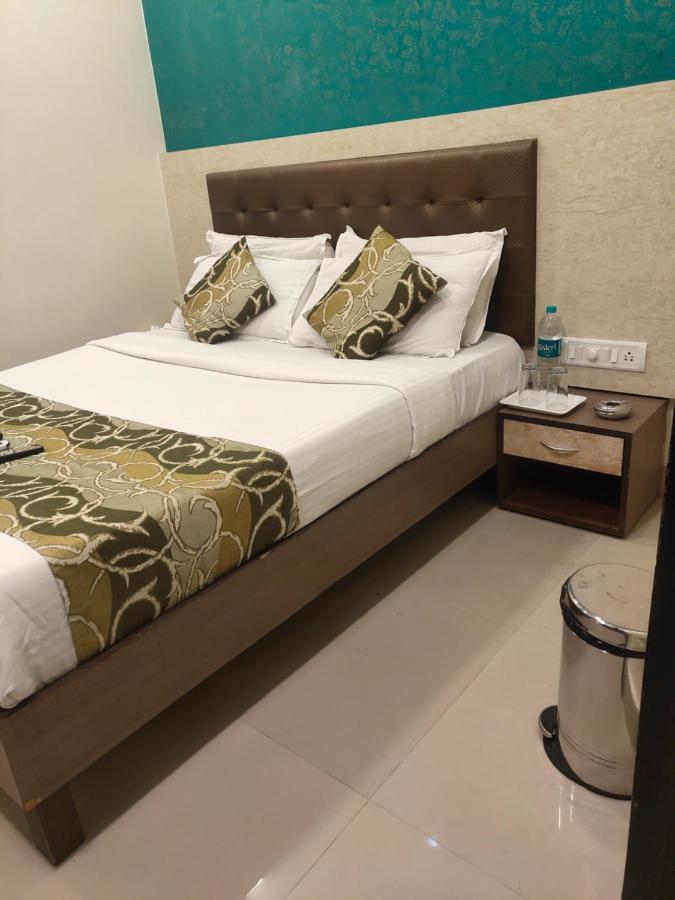 Hotel Golden Nest Popular Residency 2*