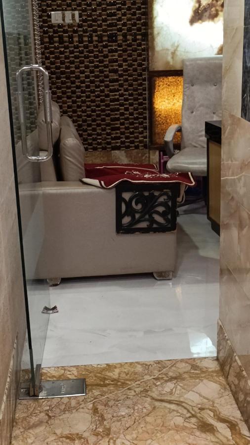 Oliver Mumbai