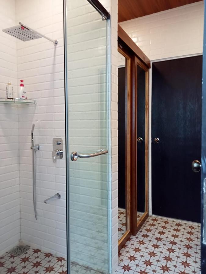 Verandah Madh- Myrah Apartment