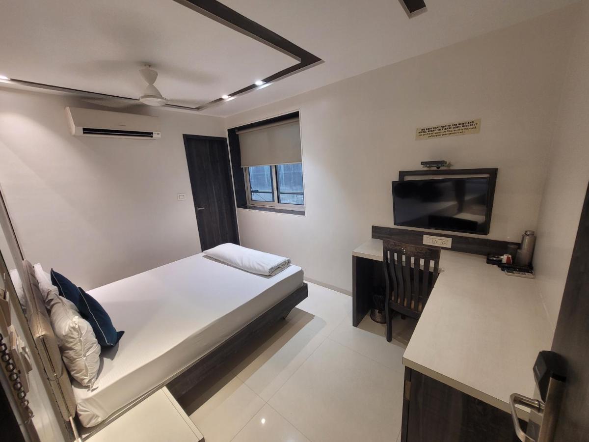 Heritage - Near Trade Center, Visa Consulate Bkc 3* Bombaim